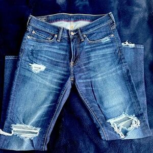 ABERCROMBIE & FITCH